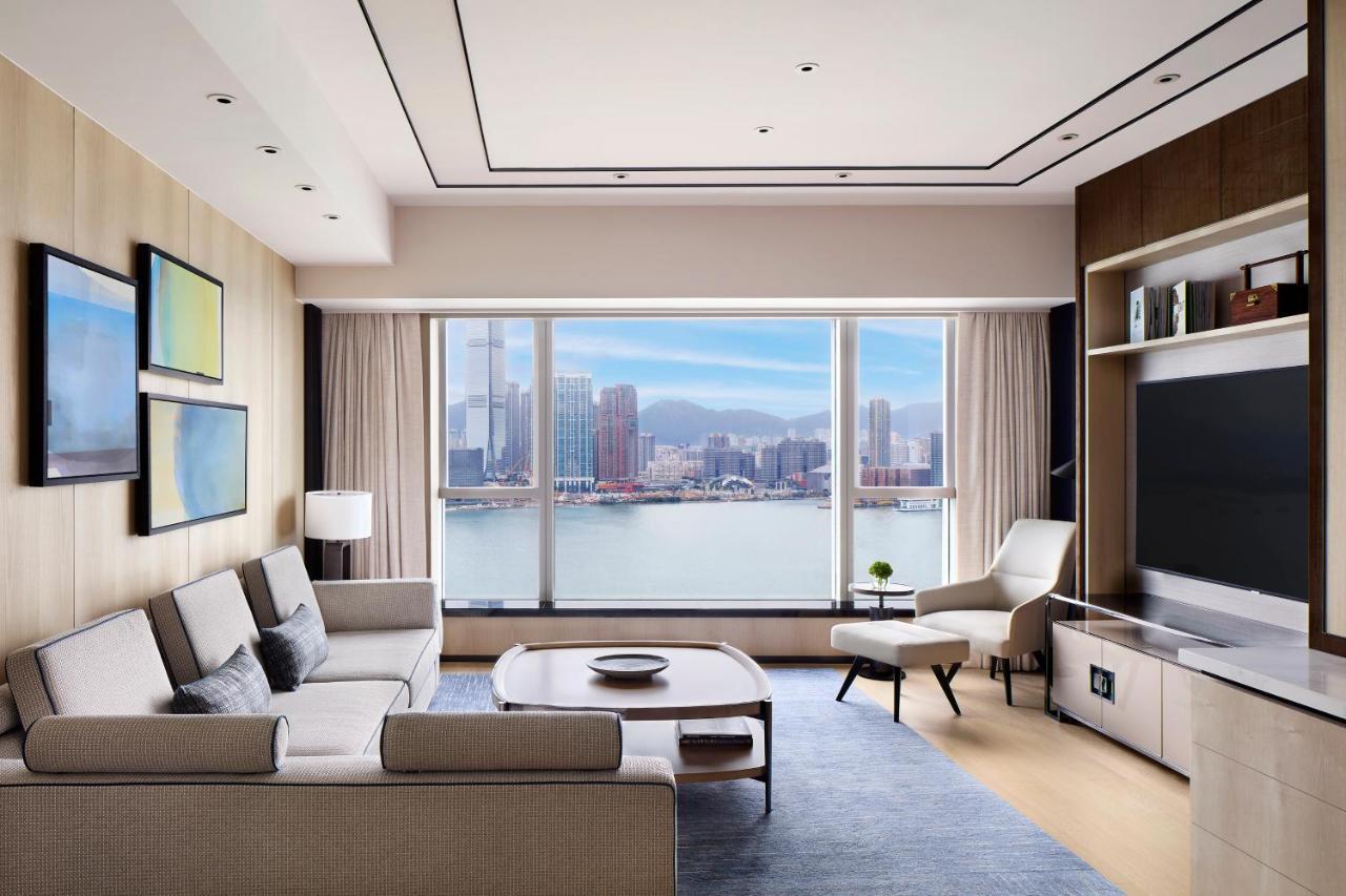 Four Seasons Hotel Hong Kong Exterior photo